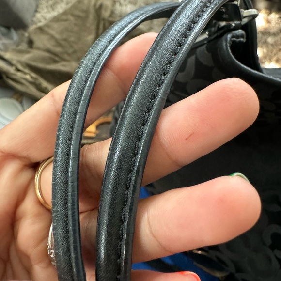 Authentic Coach bag! Perfect for everyday use 🚨 SEND ME OFFER 🚨 - Picture 16 of 16